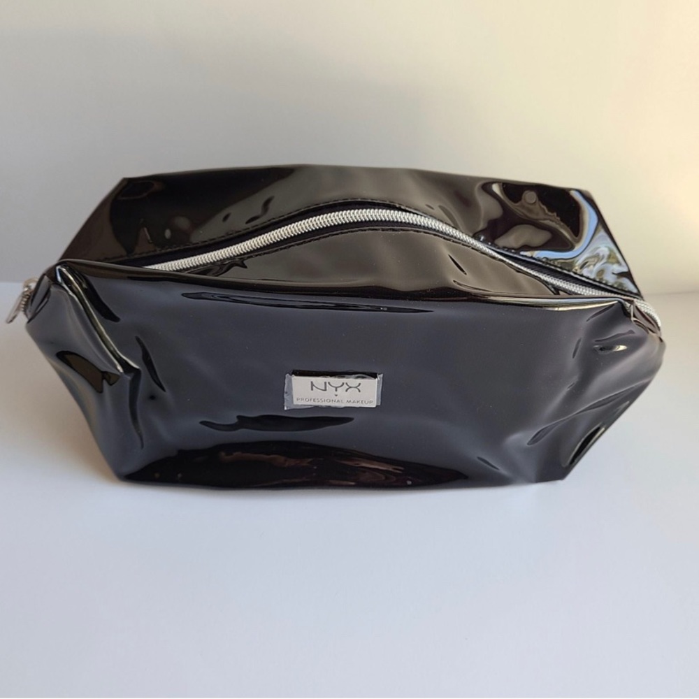 NYX Black Makeup Bag - Picture 1 of 4